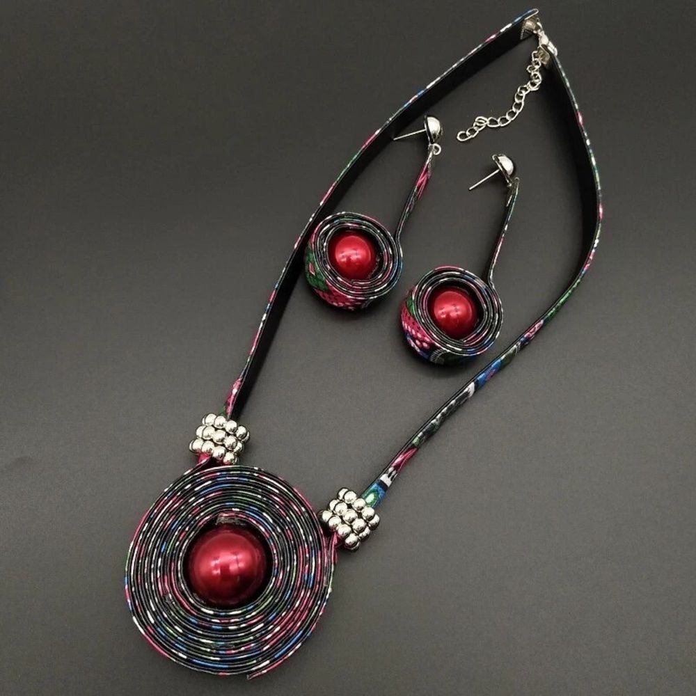 Red national wind rope necklace and earrings set.​​
